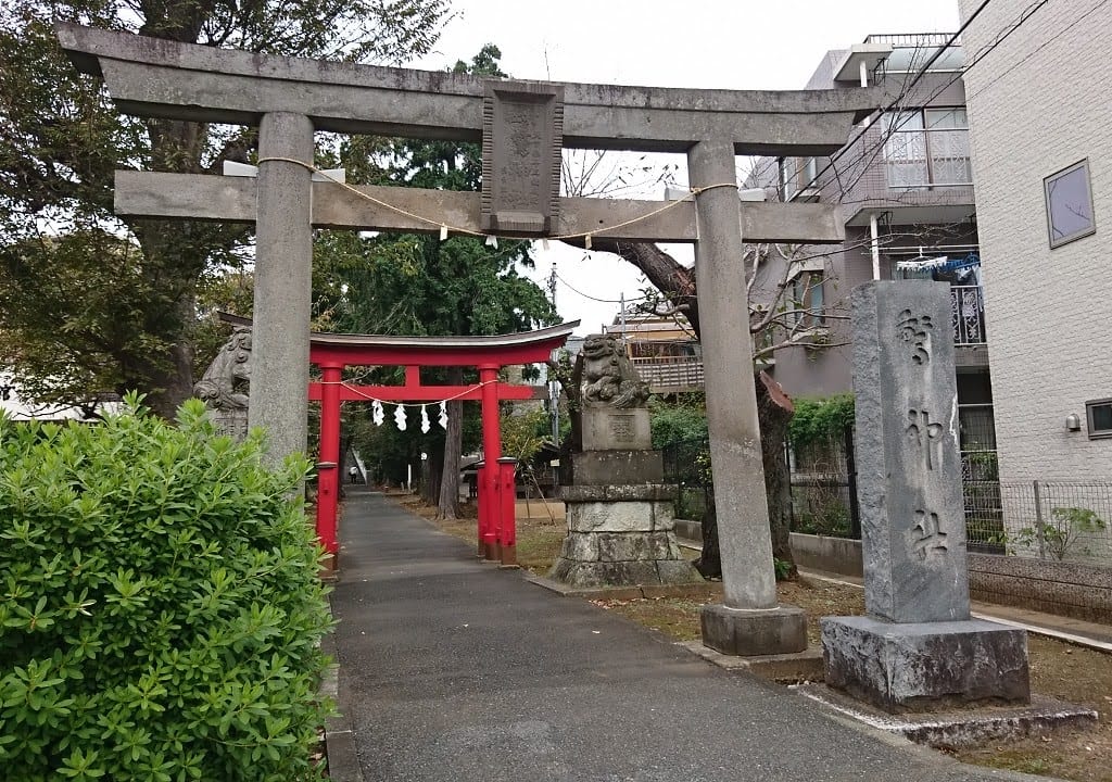 驚神社