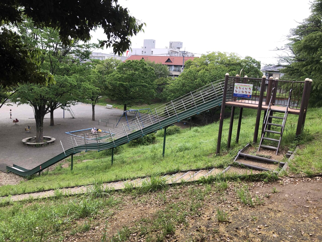 新石川公園すべり台に