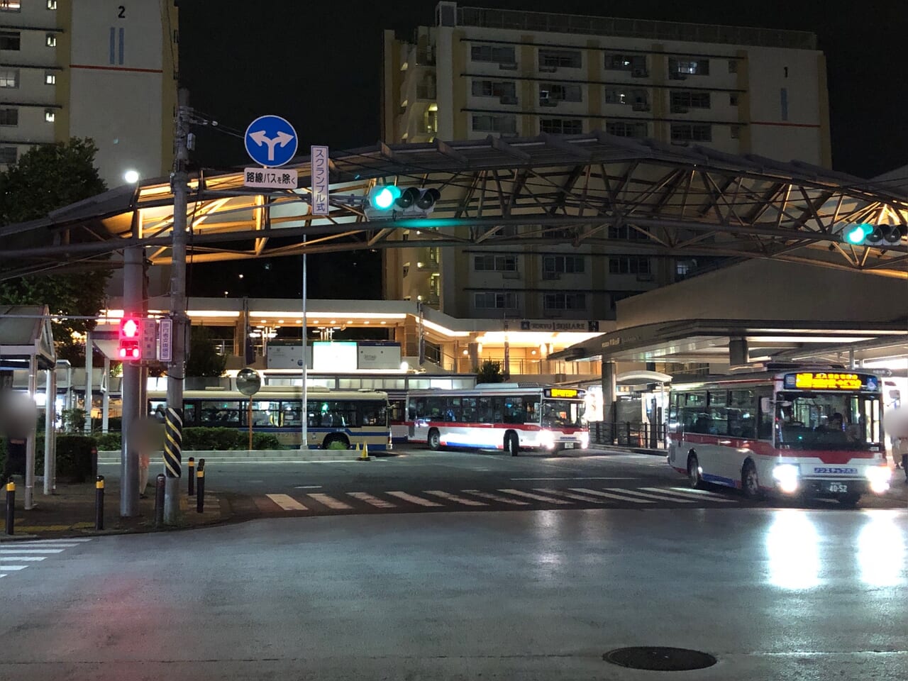 青葉台駅バスロータリー