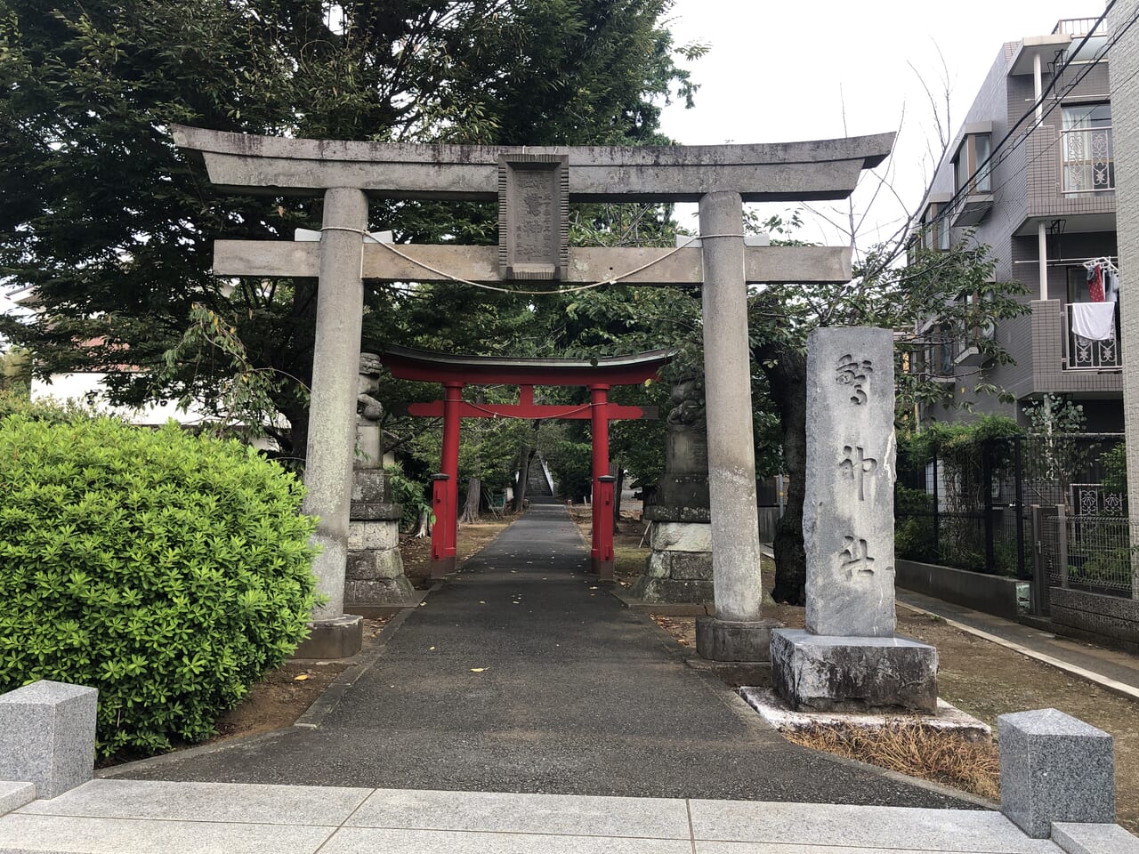 驚神社鳥居