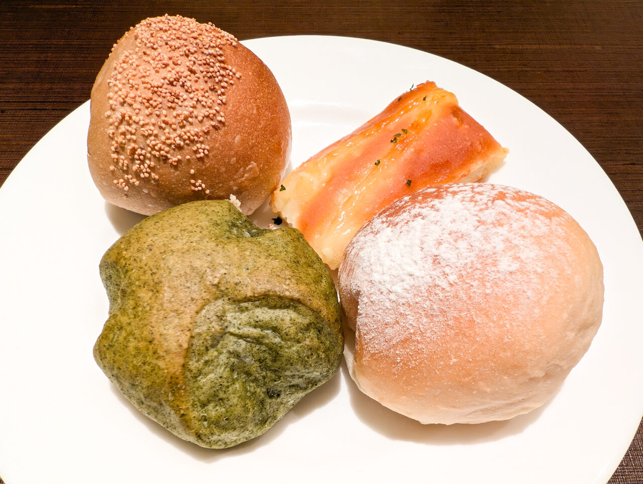 鎌倉パスタのパン食べ放題