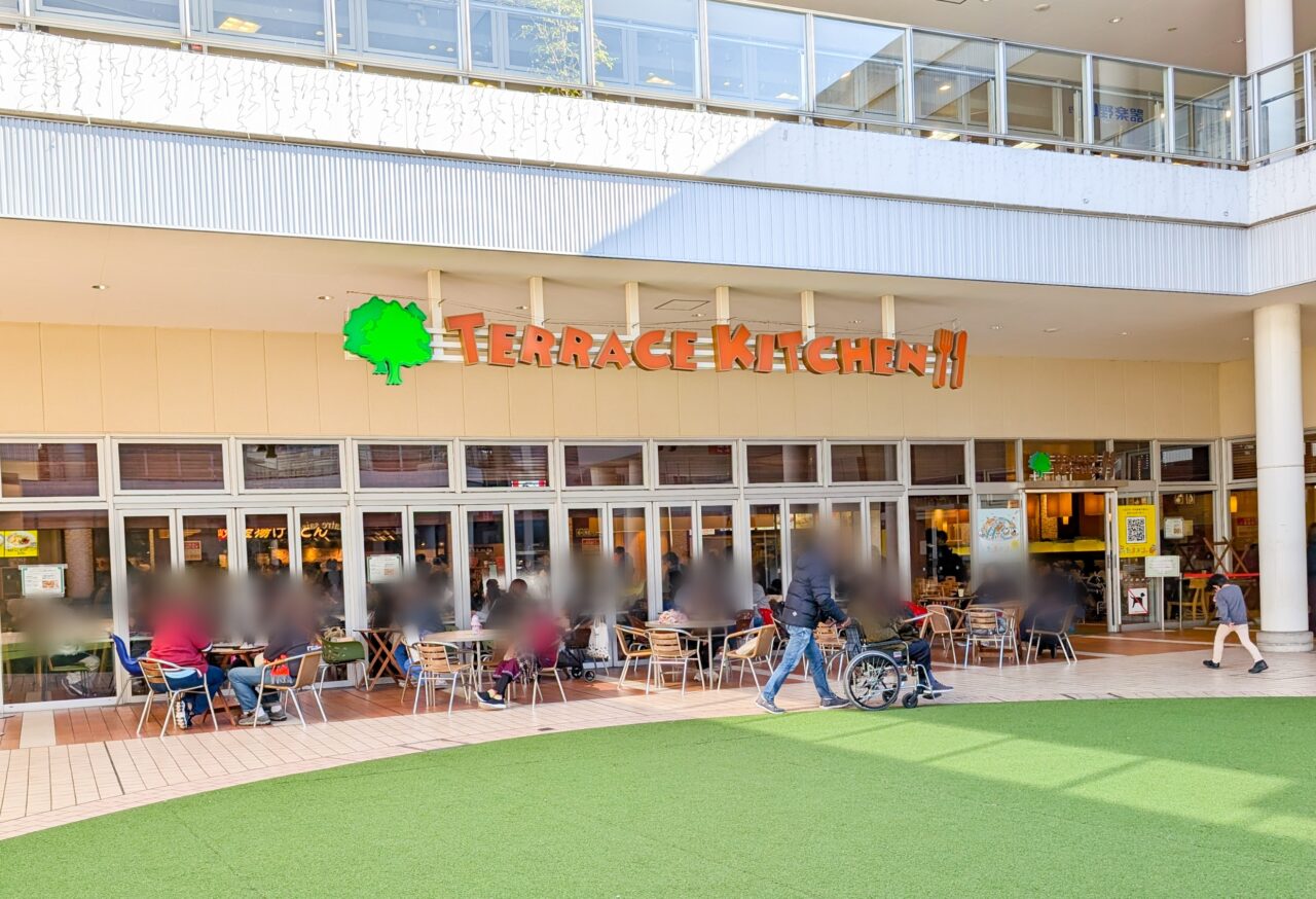 たまプラーザテラスのフードコート「テラスキッチン」（改装前の2026年1月）